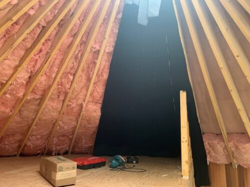 Insulated log yurt