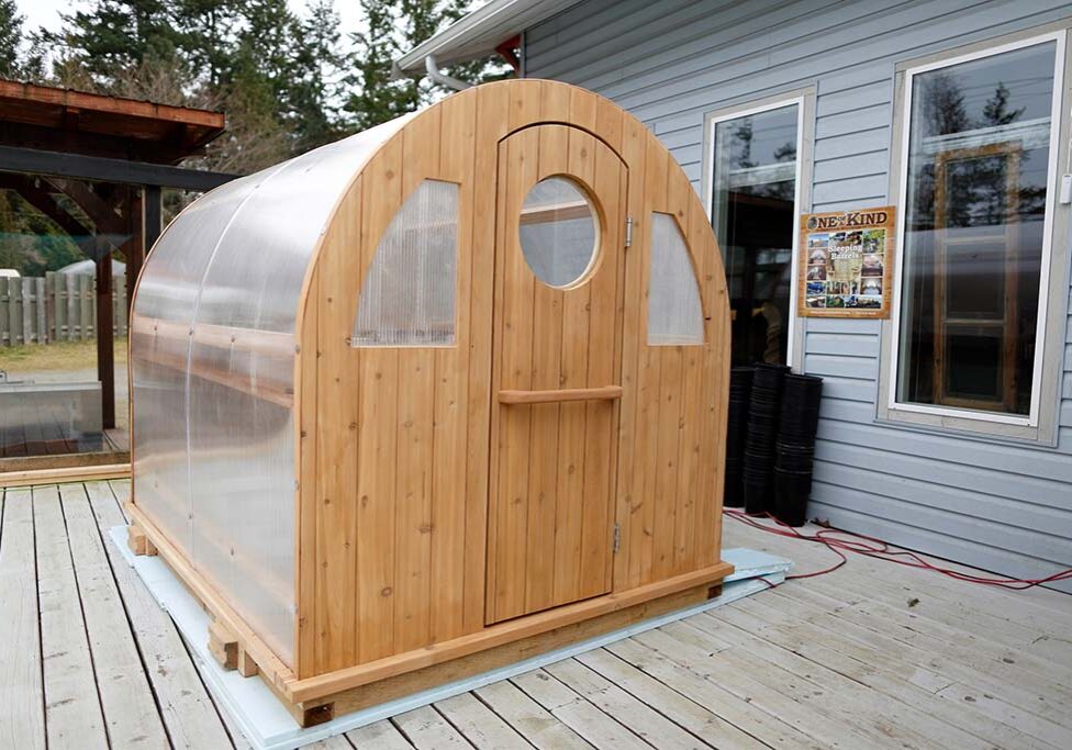 Barrel greenhouse